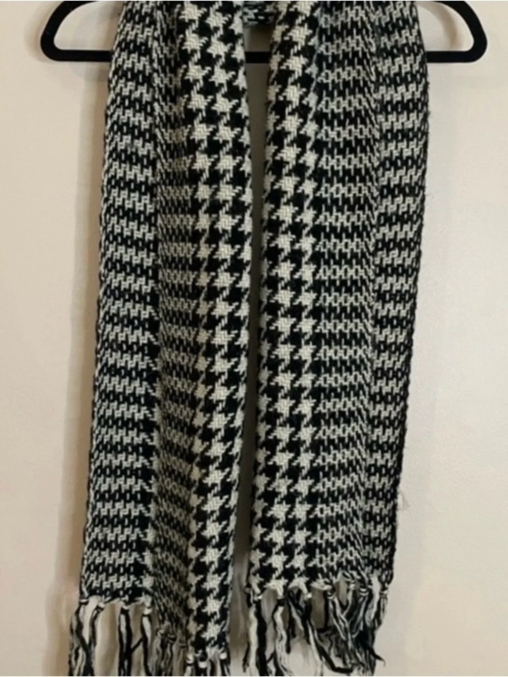 Black and White Houndstooth Knit Scarf - Women Accessories
